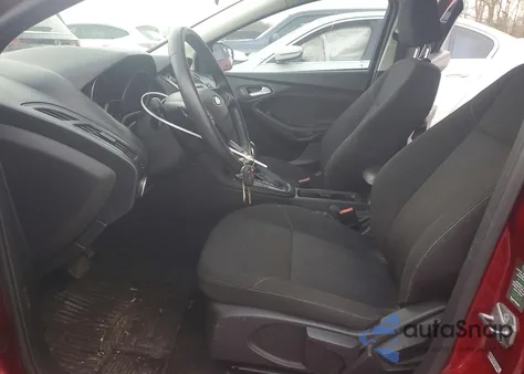 2015 Ford Focus Se z USA, uszkodzony, nr VIN 1FADP3F2XFL251046